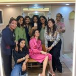 Divya Khosla Kumar Instagram - Fun Yaariyan of team #Yaariyan2 !! PS: I love my team ❤️ #girlsgang #postpackupphotosession 😅#setdiaries #makeupvanity #teamdkk #❤️