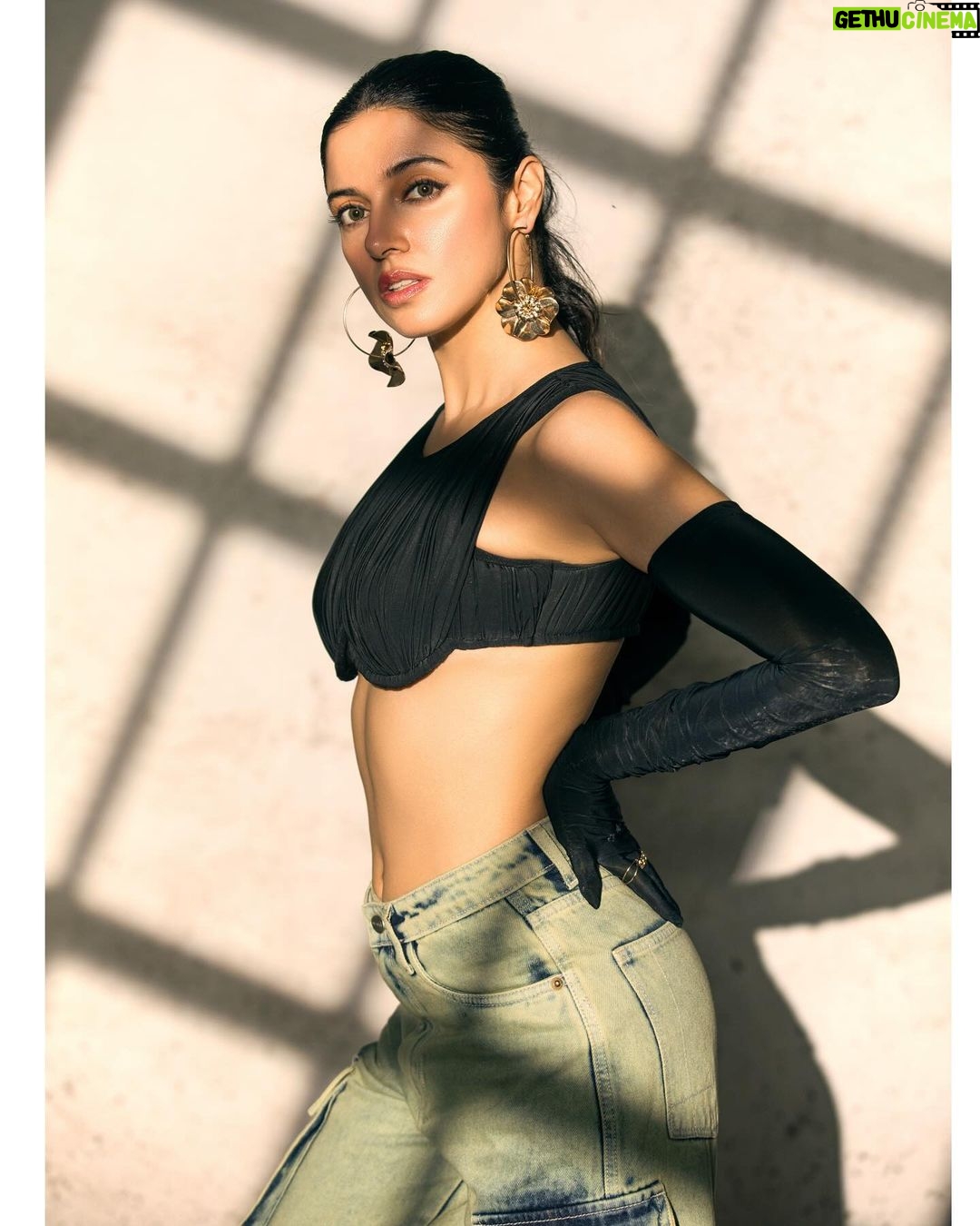 Divya Khosla Kumar Instagram - 2🫶🏻24
