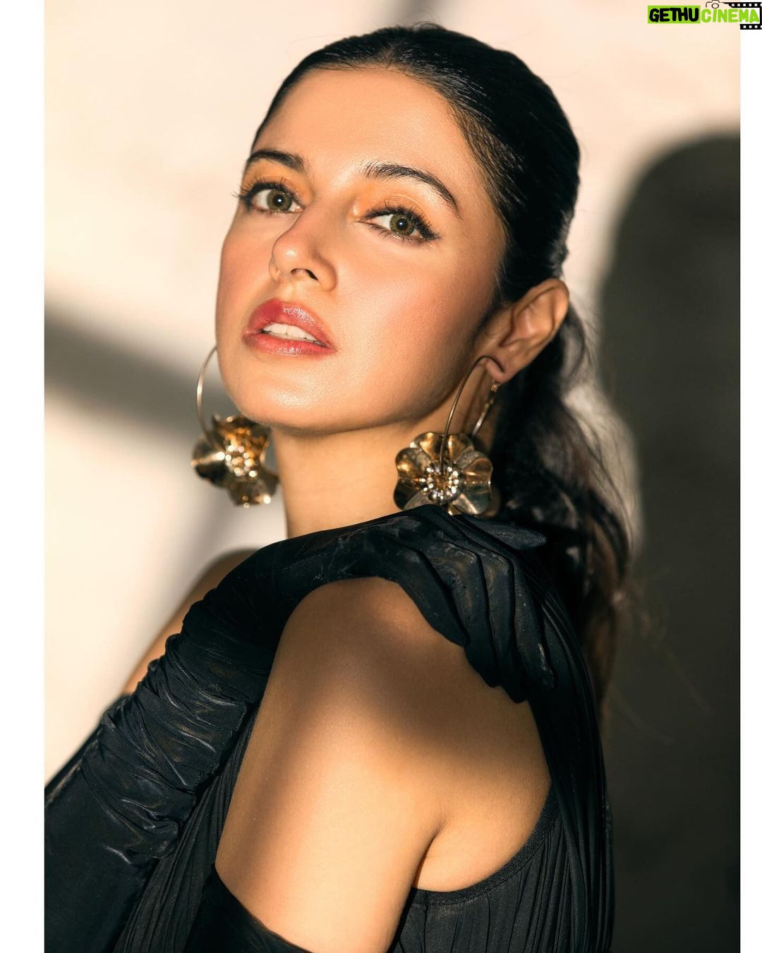 Divya Khosla Kumar Instagram - 2🫶🏻24