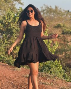 Divya Vadthya Instagram - E sunset entra babu 🫣 Nuvvey gurthostunnav 🌇 … #divi #divivadthya #divinunchi #sunset