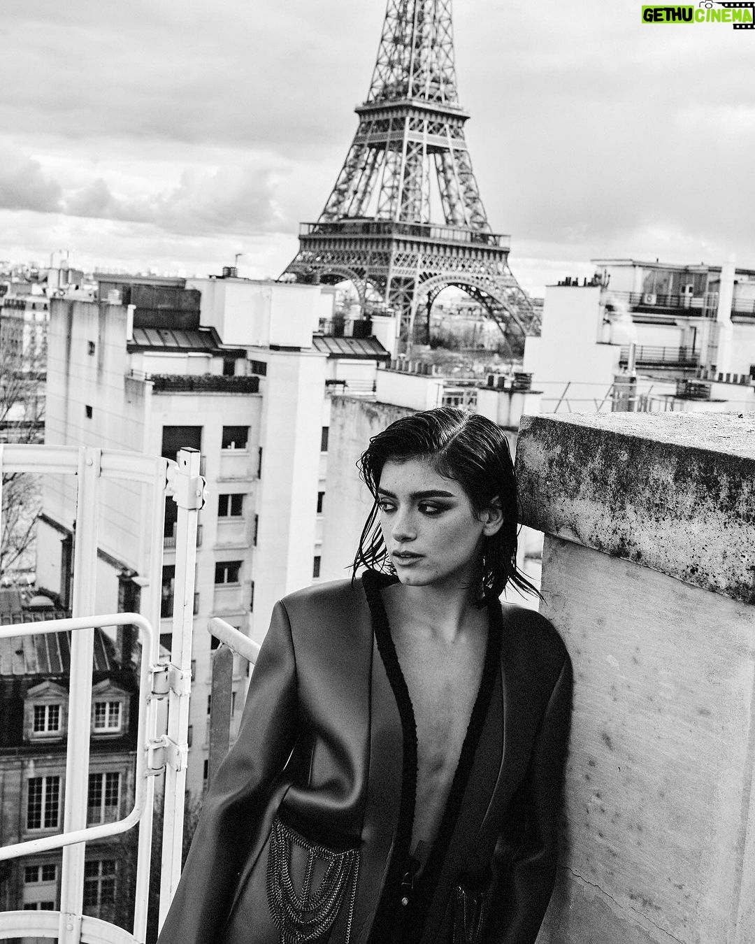 Dixie D'Amelio Instagram - paris 👽 @louisvuitton