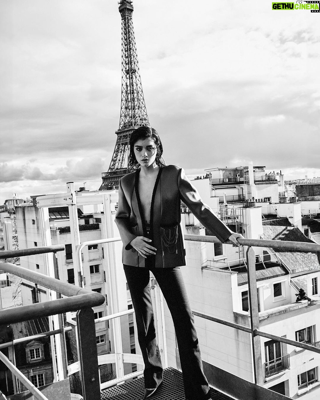 Dixie D'Amelio Instagram - paris 👽 @louisvuitton
