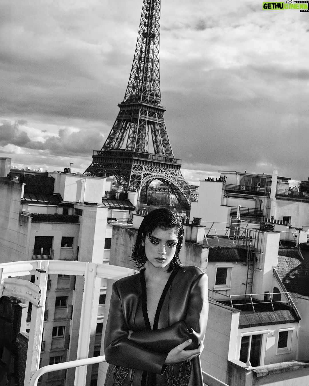 Dixie D'Amelio Instagram - paris 👽 @louisvuitton