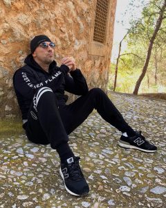 Dmitriy Nagiev Instagram - Мои посты набирают по миллиону просмотров, а она: «Удиви меня чем-нибудь в постели, задира.» Ну бред.