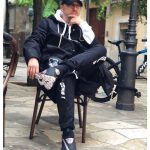 Dmitriy Nagiev Instagram - Я не сижу сложа руки, я сижу сложа ноги. А мир слишком смешной, чтобы треснутая губа зажила.