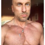 Dmitriy Nagiev Instagram - Уверенности в себе мне очень придают леопардовые лосины.