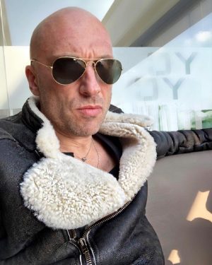 Dmitriy Nagiev Instagram - Наступила весна. Можно есть вербу, не бояться проктологов и спать без трусов. Но про вербу - это не точно.