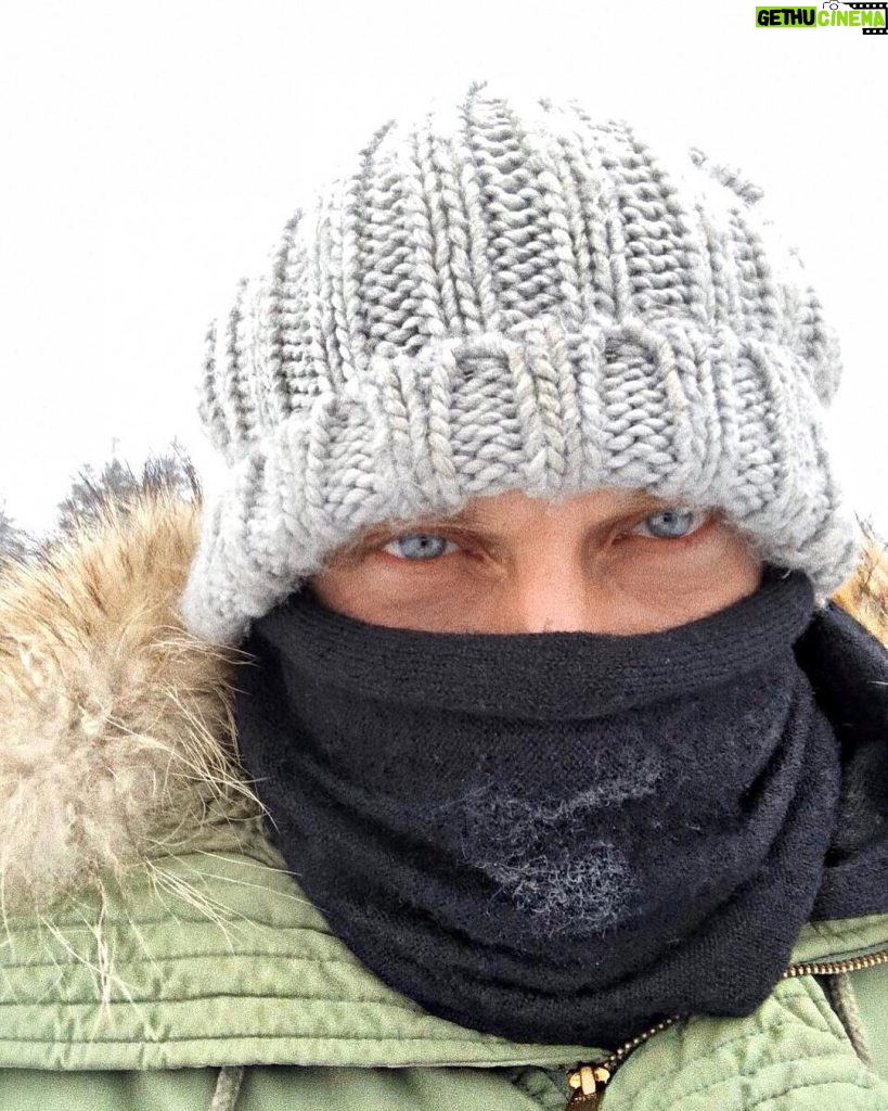 Dmitriy Nagiev Instagram - Очень люблю зимние съёмки, резиновых женщин и курить чай.
