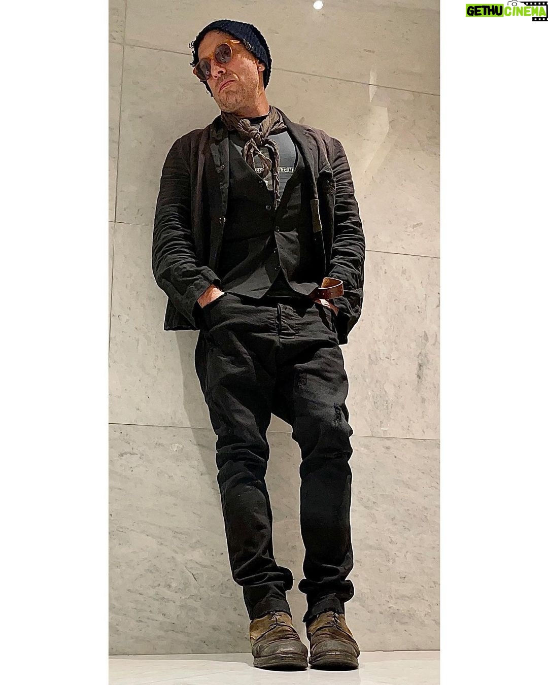 Dmitriy Nagiev Instagram - Выкладываю не только для славян. Закатите глаза от умиления. Думаю, моя карьера в сексуальных и красивых фотках, на подъёме. Пишите свои прелести. Поздно ягодички сжимать. И да - записался на курсы обольщения. Какие подводные камни?