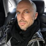 Dmitriy Nagiev Instagram – Судьба даровала мне вечную дорогу,неземную красоту, прекрасный голос, красивую фигуру, густую шевелюру и способность вольной интерпретации реального положений вещей.