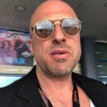 Dmitriy Nagiev Instagram - Из жалости пригласили на Каннский фестиваль. Зал аплодировал стоя, врач сказал - есть положительные тенденции. Выгляжу немного растерянным, но всё дело в растерянности.
