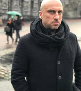 Dmitriy Nagiev Instagram - Жду весну, солнце и волосы.