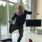 Dmitriy Nagiev Instagram - Пока одни ищут точку G, я тут это... Может стану героем России за то, что развлекал вас из последних сил. Смотрите, нравится вам это или нет. Прямо сердце колотится, ну и приключение в пандемию.