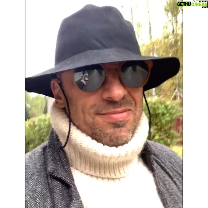Dmitriy Nagiev Instagram - Очень стыдно, что за всё это время, так и не выложил себя идущим голым. Чего доброго начнут отписываться люди или подписываться извращенцы. Сам виноват. Я понимаю. Поздно ягодички сжимать.