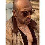 Dmitriy Nagiev Instagram - Даже не знаю, что меня тревожит больше - голоса в голове, или то, как я похорошел при Сергее Собянине.