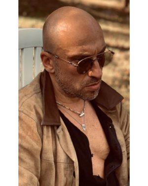 Dmitriy Nagiev Instagram - Даже не знаю, что меня тревожит больше - голоса в голове, или то, как я похорошел при Сергее Собянине.