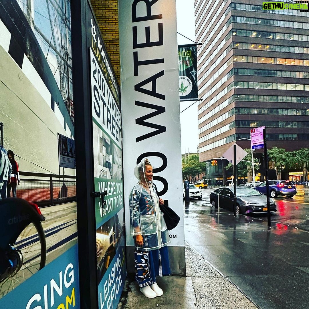 Doğa Rutkay Instagram - New York , New York 🗽 #güldürgüldürshowturnesi2023 Times Square, New York City