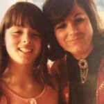 Doğa Rutkay Instagram - Annem… İyi ki doğdun. Kalbimin en sıcak ,en yakın ve en hakiki kalesi. Gözyaşlarımın hiç utanmadan aktığı, kalbimin hiç yalan söylemediği , en derin sevgim … İyi ki doğdun. @nunucum 🤎