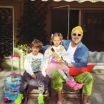 Doğa Rutkay Instagram – Sevgili dostlar, bildiğiniz gibi biz Urlada tatlış bir beldemize taşındık, 🌴ailecek ömrümüzde bir kapı araladık 🚪.Yavrularımızı doğada,yağmurda,denizde, karmaşadan stresten uzak her saniye bulutların ☁️geçişini izleyebilecekleri bir tecrübe yaşatmak istedik.
Bakalım deniyoruz, olur da becerirsek çok sevinicem 👍🏼yok olmadı bakarız, malum bi Kerimcan bi ben durmadan İstanbul’a işlere koşturuyoruz🐎
Şimdiii bu postu paylaşmak istememin sebebine gelelim🤗
Dostlarr tabi işlerimiz uzadığında yavrularımızı  da peşimizden sürükleyerek ailecek İstanbul da nerede kalsak, çoluk çocuk gelip gidiyoruz ne yapsam diye düşünürken karşıma @missafir çııktı!
Tam bize-çocuklara uygun bahçeli, sıcacık çok rahat ettiğimiz merkezi bir ev bulduk ve yerleştik🪴. Rezervasyondan karşılamaya kadar tüm süreçte desteklerinden çok memnun kaldık. Karşılamadan, temizliğe, 7/24 iletişim desteğiyle sahiden kusursuz bir “ev hissi” deneyimi yaşadık👍🏼🌟💫
Bu vesileyle tüm ekibe ve bu güzel oluşuma teşekkür etmek istedim 🧿
Türkiye ve yurt dışında ev rahatlığında konaklama için @missafir’e bakabilirsiniz benden caanı gönülden bir #tavsiye!
Okullar ara tatil olunca yine ailecek İstanbulda’yız bu sefer hangi @missafir 🏡evinde kalsak acaba?😬😍
#tavsiye
#reklam Istanbul, Turkey