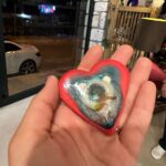 Doğa Rutkay Instagram - Uzun yılların hayaliydi @gcelements ! Gözde & Ceren el emeği , göz nuru atölyelerini nihayet açtılar. Renklerini, hayallerini, tecrübelerini biraraya getirdiler ve ortaya bu enfes eserler çıktı! Sevdiğimiz kim varsa birlikte hoş geldin dedik bu güzel atölyeye! Evimize harika parçlalar aldım. Eşi benzeri olmayan bu güzelliklere bi göz atın, eminim siz de “benim olsun” diyeceksiniz🤩 Yengecim Gözde,ciğim ve senelerdir eşiz benzeri olmayan Cero’ m ve gecenin mimarı Övge’ m… Nice açılışlarınıza🩵💫✨ GCelements