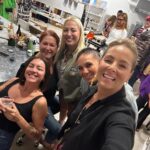 Doğa Rutkay Instagram – Uzun yılların hayaliydi @gcelements !
Gözde & Ceren el emeği , göz nuru atölyelerini nihayet açtılar.
Renklerini, hayallerini, tecrübelerini biraraya getirdiler ve ortaya bu enfes eserler çıktı!
Sevdiğimiz kim varsa birlikte hoş geldin dedik bu güzel atölyeye!
Evimize harika parçlalar aldım.
Eşi benzeri olmayan bu güzelliklere bi göz atın, eminim siz de “benim olsun” diyeceksiniz🤩
Yengecim Gözde,ciğim ve senelerdir eşiz benzeri olmayan Cero’ m ve gecenin mimarı Övge’ m…
Nice açılışlarınıza🩵💫✨ GCelements