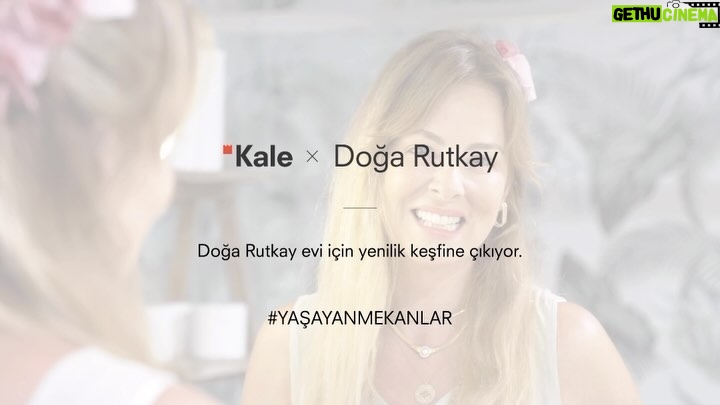 Doğa Rutkay Instagram - Doğa Rutkay, doğanın tüm detaylarını yansıtan Kale ürünleri ile banyosunu yeniden tasarladı! İlham veren bir banyoya sahip olmak ve hayallerinizi yaşam alanlarınıza yansıtmak için sizi de Kale satış noktalarına bekliyoruz. 💚 #KaleBanyo #ÇanakkaleSeramik #Banyo #Seramik #ilham #Öneri