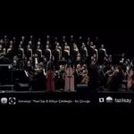 Doğa Rutkay Instagram - Kapıları çalan benim… 🥀