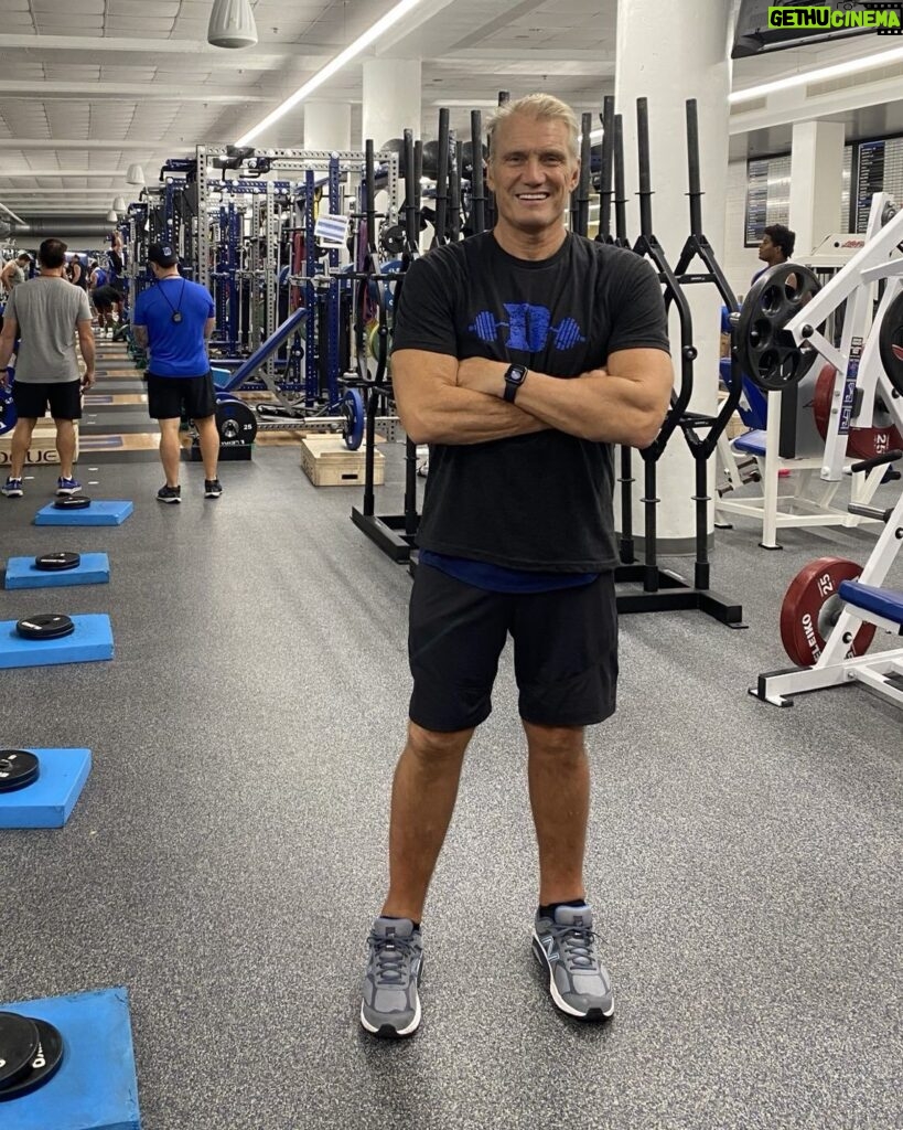 Dolph Lundgren Instagram - Last workout before my surgery. With the Duke University football team. 👊👊