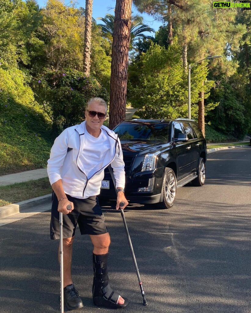 Dolph Lundgren Instagram - Less than 2 weeks with my favorite crutches. Gotta test that bionic ankle. 👊