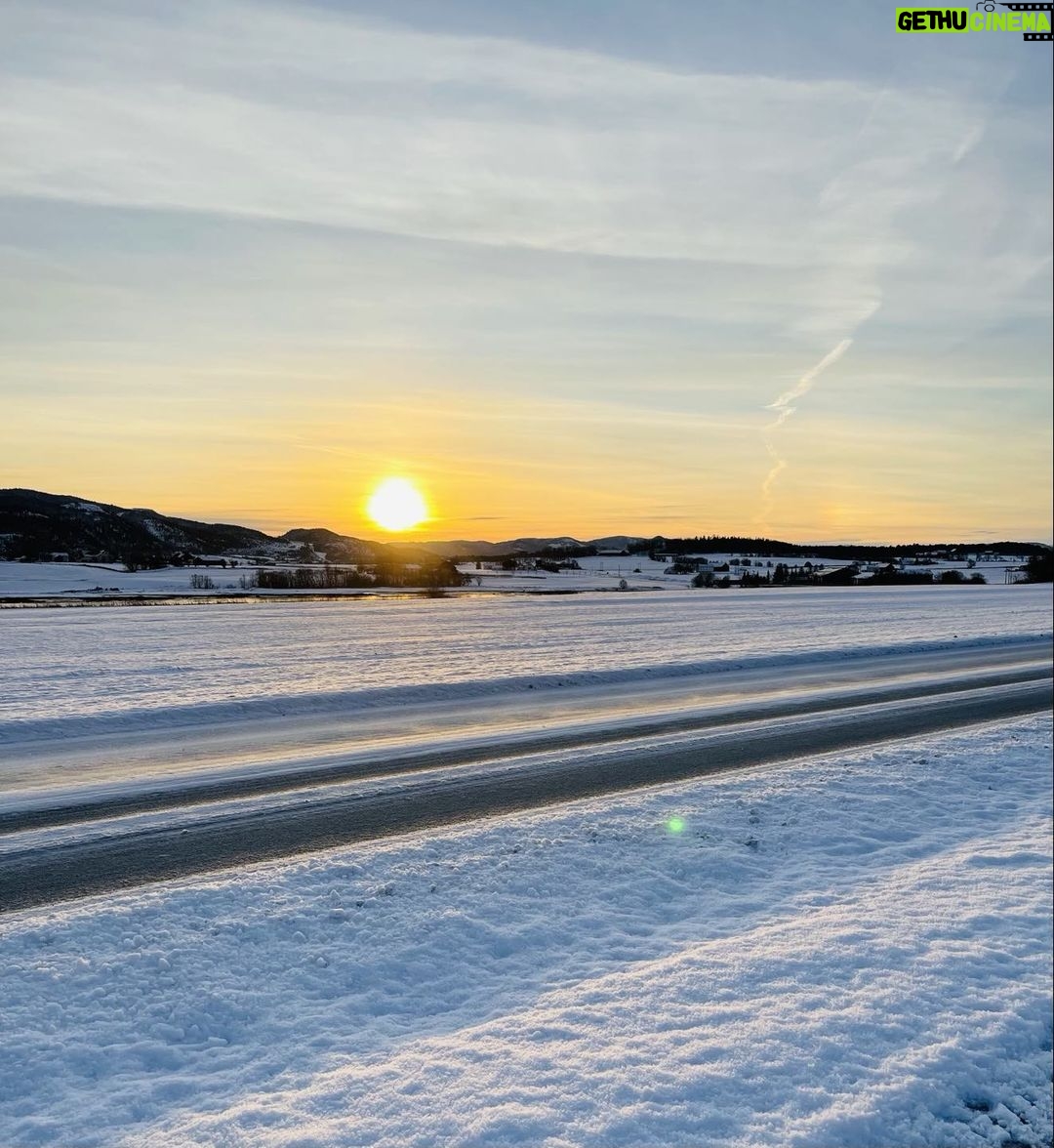 Dolph Lundgren Instagram - Magical sunset in Norway at 2.37 PM. It’s slowly getting lighter. In June, the midnight sun brightens up the nights.