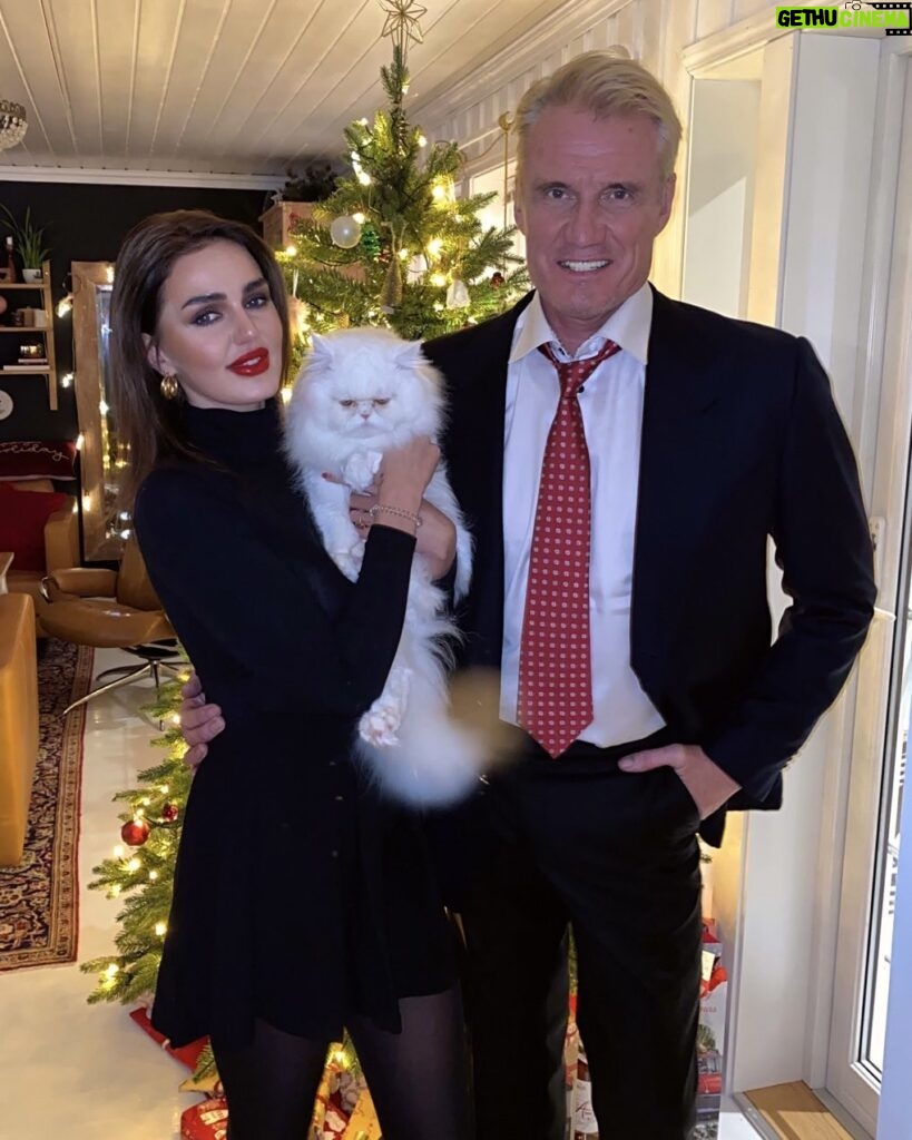 Dolph Lundgren Instagram - Merry Christmas from Norway!! 🎄🌟