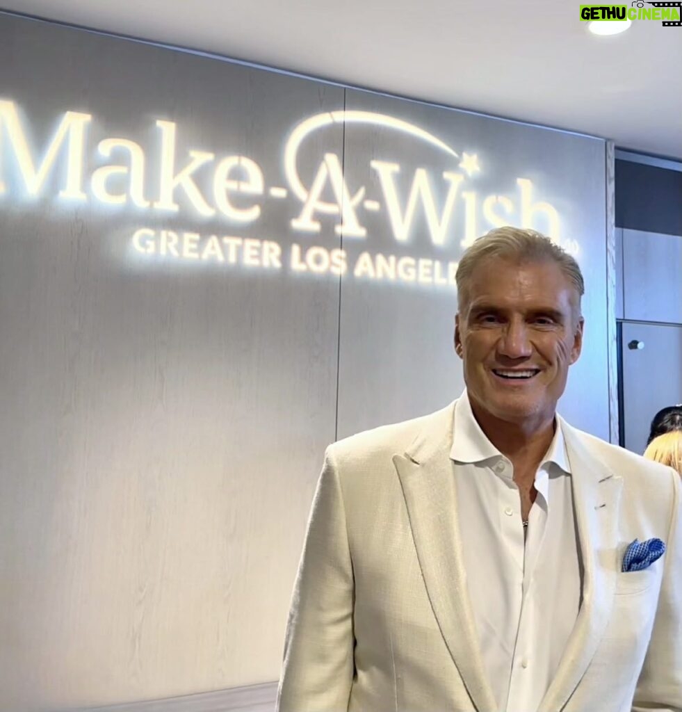 Dolph Lundgren Instagram - Hi everyone! I'm partnering with @makeawishamerica and @makeawishlosangeles this holiday season to grant wishes for kids diagnosed with critical illnesses. You could help too just by commenting your wish for the holidays below using #WishOutLoud, and @teleflora will donate $5 to this cause for each comment. Let's make wishes happen for these kids! ✨🌟