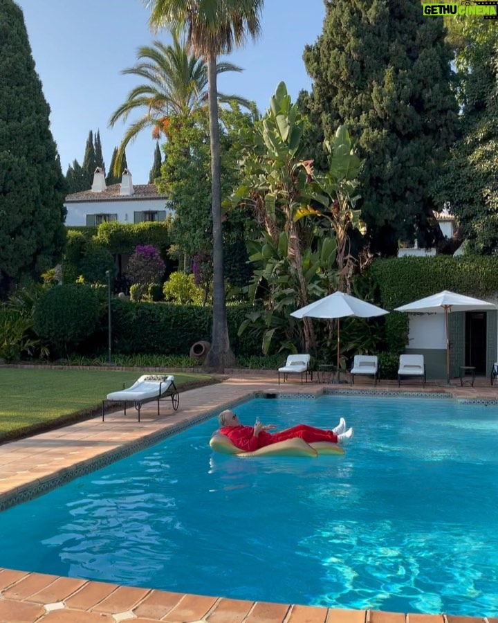 Dolph Lundgren Instagram - Having a rough day doing a photoshoot at my house in Marbella - For a cool new Swedish clothing brand. 🌴🏊🏻‍♂️