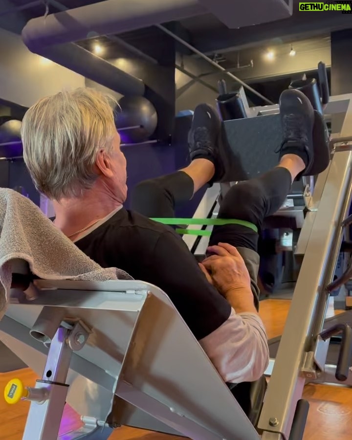 Dolph Lundgren Instagram - Part of my ankle rehab. Yesterday’s leg press. I add a band around my knees for extra glute activation. Slow and controlled movement. After an injury the lower extremities it’s important to improve strength and function of the entire lower body.