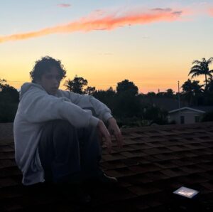 Dominic Fike Instagram - Going to dinner 
Going on tour 
Going to throw phone out of 
Fucking window 
Going to be ok 
Going on tour 

Anyone else going?