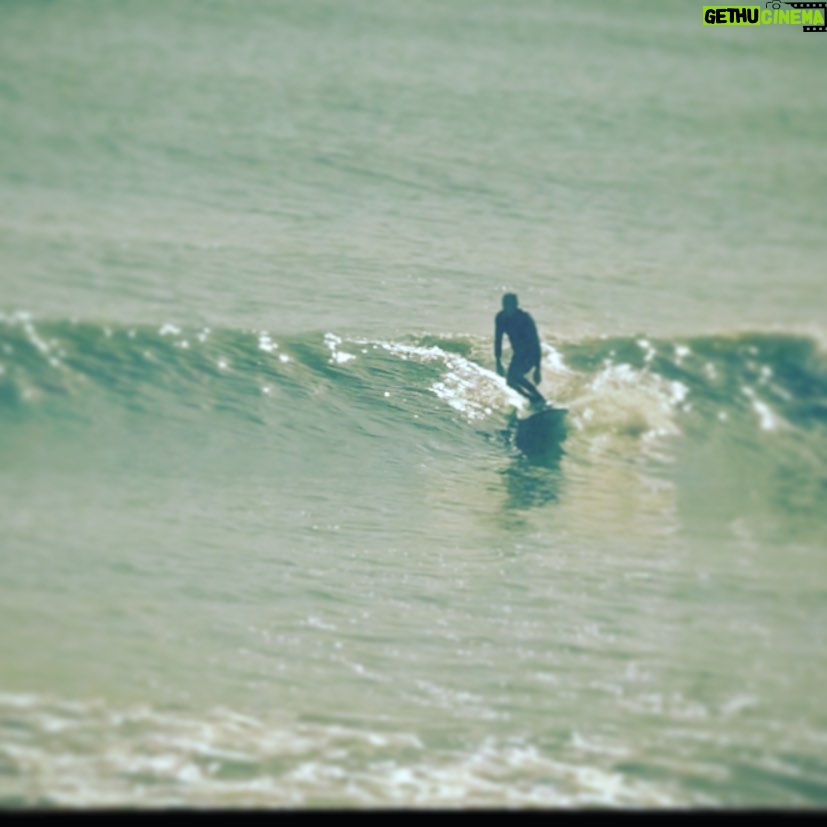 Dominic Purcell Instagram - Been the worst winter in recent memory. Water temp ridiculously cold. Swell has basically been unrideable ranging from 2/3 foot slop on a good day. Been riding a long board for about 4 months. Kinda like it. Different vibe nice and easy. Small problems in a world that’s completely lost it. Idiots like #putin trying his very best to conquer and decimate humanity. I watched a Doco on him. He’s an absolutely monster. Small dick syndrome I believe it’s called. Seriously what a fuck wit. Any way back to simpler benign things. Tish bought me a sick 6’4 #stokermachine in February for my birthday it’s still in plastic. 🙄 @patchy_o I’m taking you up on that little break in #costarica brotha ,warm water, fun waves and a chance to use my the stoker. Haha.