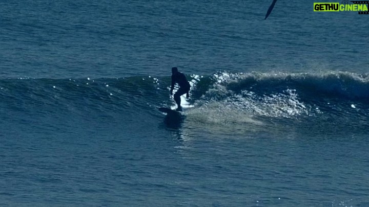 Dominic Purcell Instagram - @mfsoftboards 8’0….. nice to have a slab of softy under ya. Should have pulled out 6’2. But to much fun. 😳…. @colourcircles cheers mate.