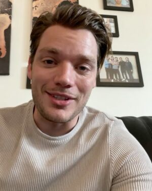 Dominic Sherwood Instagram - I’m so, so excited about this. The team @limbitless3d have been amazing at not only creating wonderful innovative products for those in need FOR FREE, but also have welcomed me in so warmly! Stick around for further updates on projects and how you can get involved! I love you all!!

#limbitlesssolutions #danlovesyoutoo