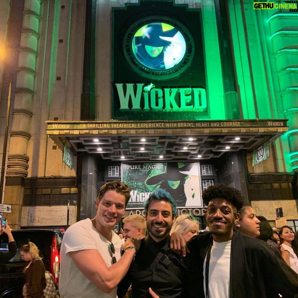 Dominic Sherwood Instagram - Thank you so much for the AMAZING show @wickeduk @sophieevansofficial Thank you for having us. You were wonderful! #spellbound. #wickeduk #wicked #leftmyheartinlondon