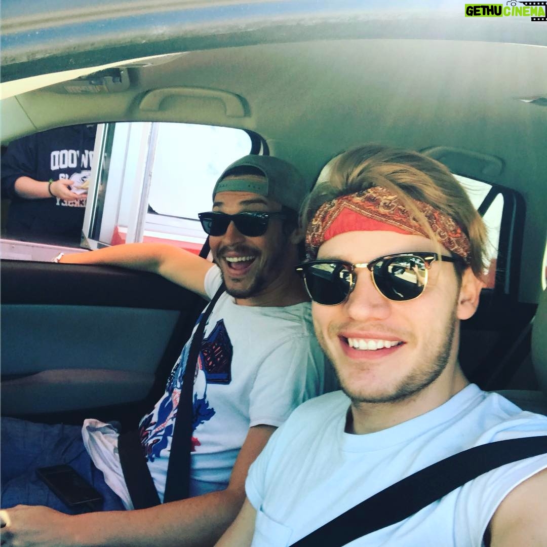 Dominic Sherwood - 193.2K Likes - Sun and smiles @alexkinsey