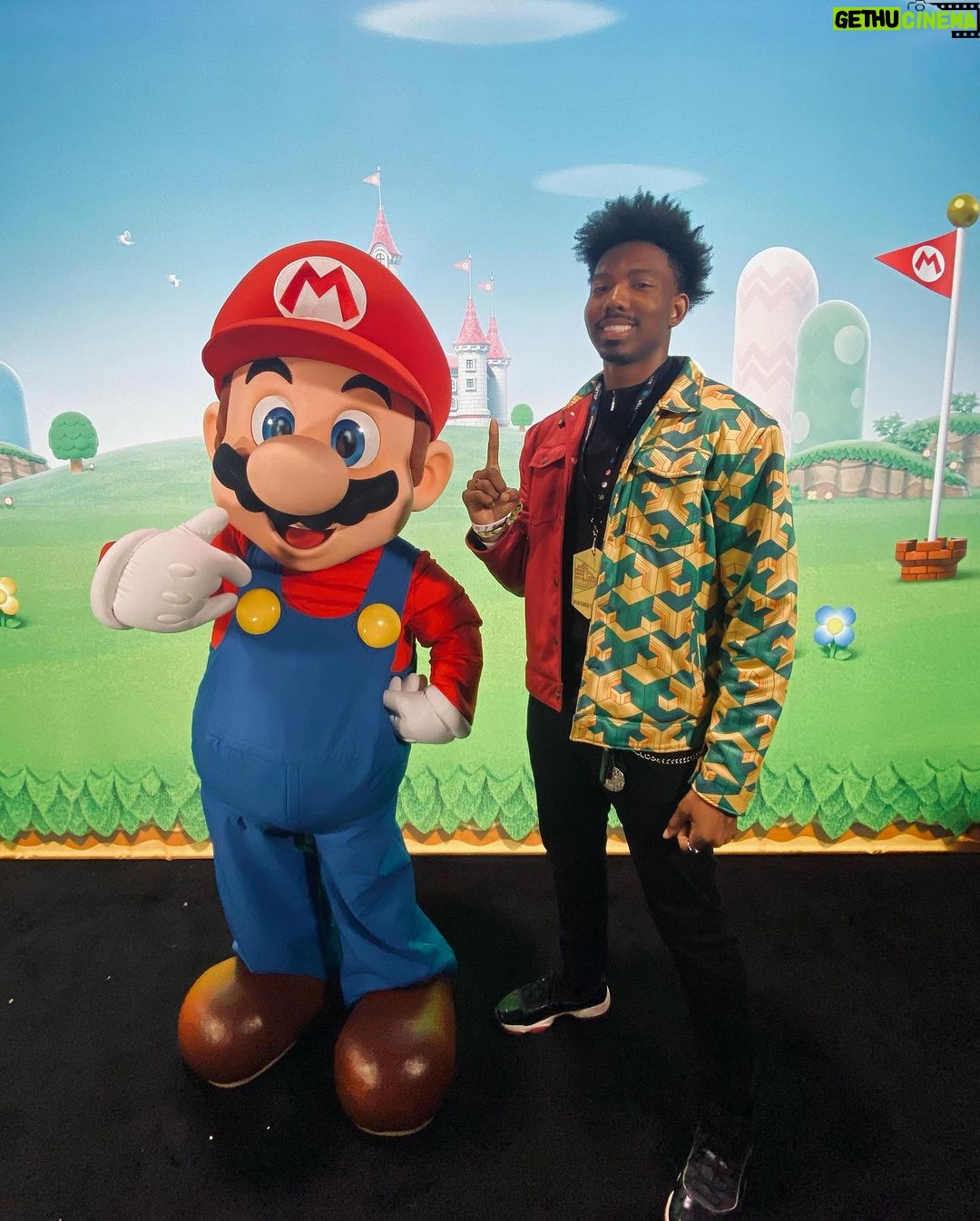 Dominique Barrett Instagram - VidCon 23 🏆📸 iconic Vidcon Anaheim Convention Center