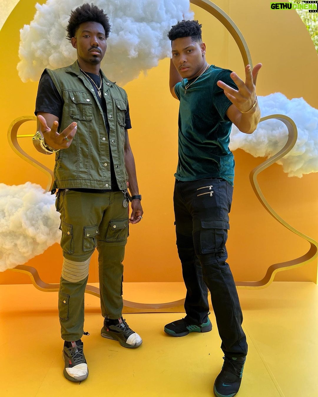 Dominique Barrett Instagram - VidCon 23 🏆📸 iconic Vidcon Anaheim Convention Center