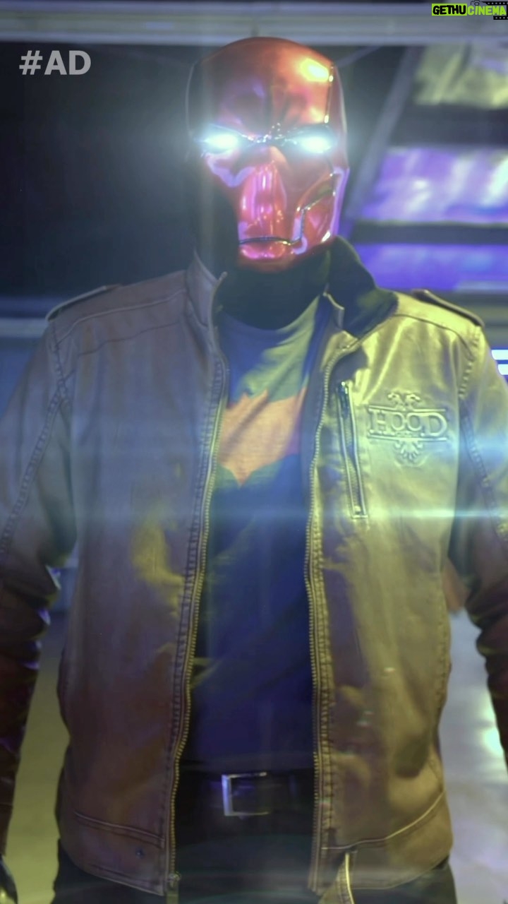 Dominique Barrett Instagram - I GOT SPONSORED BY @gothamknights !!! 🔥🎬 let me know what y’all think ! #gothamknights #kingvader #redhood Score by: @off_acro Filmed by : @itsnaphill Vfx by: @timothypumarejo Bat girl : @graciethecosplaylass Night wing voice : @masked_mateo Gotham City