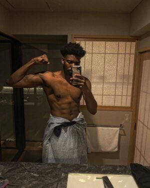 Dominique Barrett Instagram - ITS MY BIRTHDAY !! 🤴🏾🎂🎉 chapter: 26 In JAPAN !!! Since I was a kid it’s been my life goal to go to Japan , I told myself when I go & touch the soil of Japan I could never doubt myself EVER again . I DID IT , I REALLY DID IT !! 🥹😭 I’m the happiest I’ve ever been in my entire life ! I’m so pumped up with inspiration! A kid born in Chicago & raised in Maryland really made it to Japan 😭 I wouldn’t be here with out my amazing friends , family & my supporters ! I love you all ! 🥹 thank you for making my dreams come true ! I NEVER WANT TO WAKE UP !