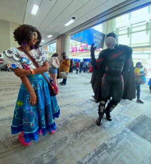 Dominique Barrett Instagram - Red X comes to #SDCC ❌ walking around as Red X was so fun 🎬 I had a couple fades to run. I even met the writer of Teen titans Academy @ilovetimsheridan & we even got to talk about my red x film I’m creating 🥂🔥 10/10 experience !! Also if you took a picture of my Red X DM ME THE PHOTO.. or else 🥷🏾

Suit by: @jcurtis_atelier 
Helmet by: @godofprops 
Suit accessories by: @chadhatter
