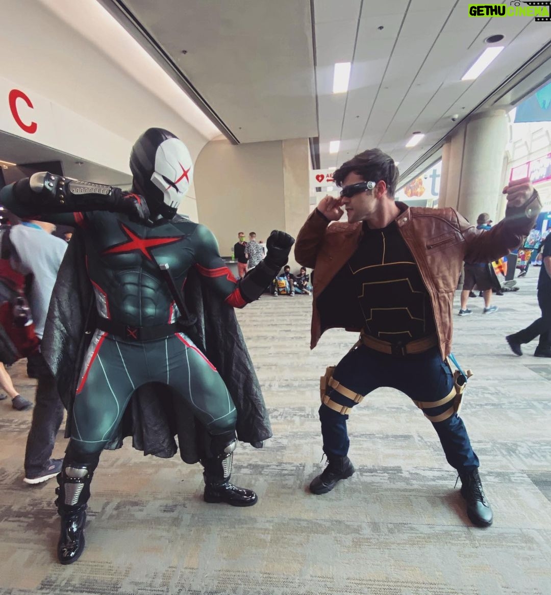 Dominique Barrett - 38.6K Likes - Red X comes to #SDCC ❌ walking around as Red X was so fun 🎬 I had a couple fades to run. I even met the writer of Teen titans Academy @ilovetimsheridan & we even got to talk about my red x film I’m creating 🥂🔥 10/10 experience !! Also if you took a picture of my Red X DM ME THE PHOTO.. or else 🥷🏾
Suit by: @jcurtis_atelier
Helmet by: @godofprops
Suit accessories by: @chadhatter