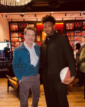 Dominique Barrett Instagram - Just Some Netflix icons ! Thank you @netflix @strongblacklead @netflixgeeked for having me at the Netflix Geeked kick off event it was a MOVIE ! 🥂🎬 exclusive sneak peeks & more !