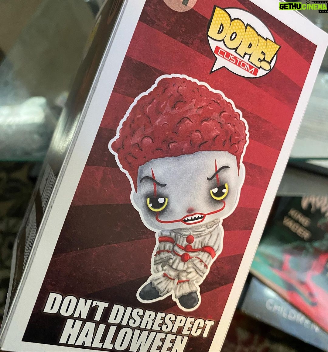Dominique Barrett Instagram - DONT DISRESPECT HALLOWEEN!! THE MOVIE OUT NOW ! 🎃 Full film on the King Vader YouTube channel. from now until the end of time Halloween will always be one of my favorite days of the year, it became more apparent after creating the DDH series , something that started off as a skit became a full feature length film . I truly do want to continue this series with the 6th & final installment but I became extremely disheartened last year after youtube age restricted the movie… it drastically held back the films reach 🎈but I’ll say this , if the film hits its first 1M we will green light part 6 . so enjoy don’t disrespect Halloween 1-5 is yours ♥️🎬 Shoutout @art_of_armstrongs for this amazing piece 🏆🎈 Halloween ;)