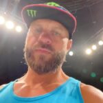 Donald Cerrone Instagram - Can’t wait to watch my man @panteraufc get to work tonight. Get over to @betonline_ag and get them best. I put my picks and what I put my money on