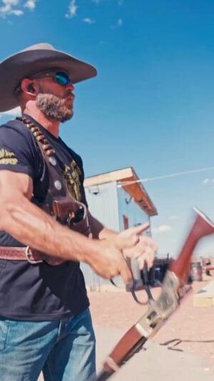 Donald Cerrone Instagram - BMF Range Day with @henry_rifles 

BMF GUN Club